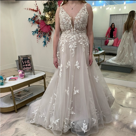 NWT Essense of Australia Wedding Dress - Picture 1 of 10